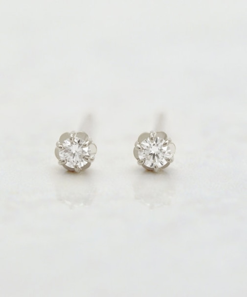 [ セカンドピアス] Ptフィオレットセッティングダイヤモンドピアス0. 1ct