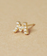 K18/10ダイヤモンド ハーフピアス イニシャル『M』( YG)