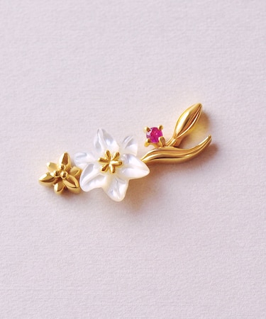 [ 誕生花ジュエリー] 7月ユリピアス