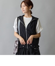 フーディ裾ドロストベスト