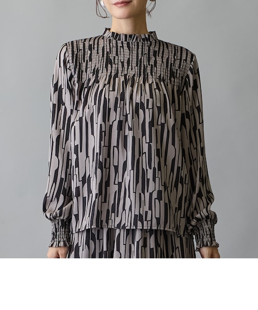ブロックストライプ柄シャーリングブラウス