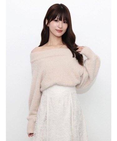 ミニシャギーオフショルニット
