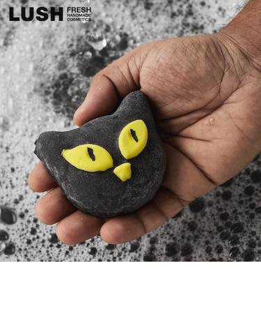 LUSH ニャンと魔法にかけられて バブルバー 泡風呂 入浴剤 ハロウィン 数量限定 ギフト プレゼント 黒猫 かわいい 香り お風呂 保湿 癒やし ラッシュ 公式
