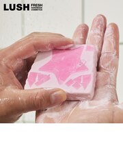 LUSH スノーフェアリー ソープ 固形石鹸 ボディソープ クリスマス 数量限定 ギフト プレゼント 雪の妖精 甘い 香り 保湿 ハンドソープ ラッシュ 公式