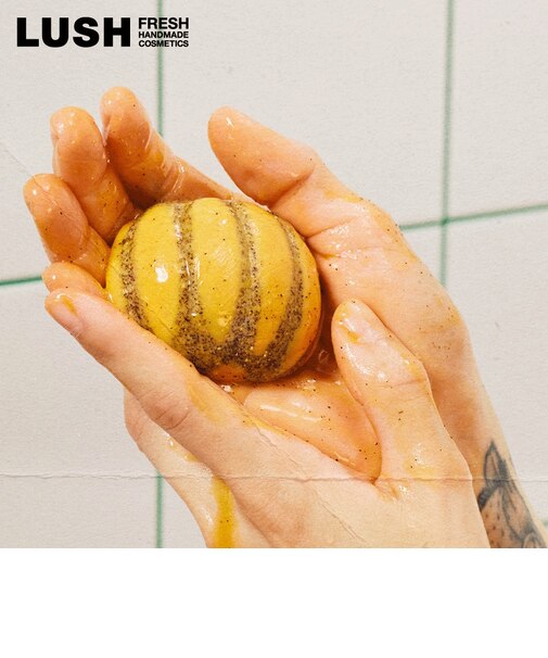 LUSH 秋の収穫 スクラビー ボディスクラブ カボチャ 保湿 角質ケア しっとり ハロウィン 数量限定 ギフト プレゼント スキンケア 甘い香り ラッシュ 公式