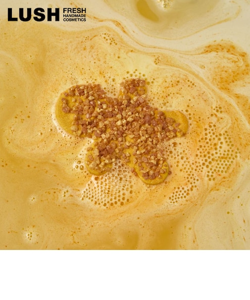 LUSH クリスマスクッキーマン スパークル バスボム 入浴剤 クリスマス 数量限定 ギフト プレゼント スパイス 甘い 香り 保湿 癒やし ラッシュ 公式