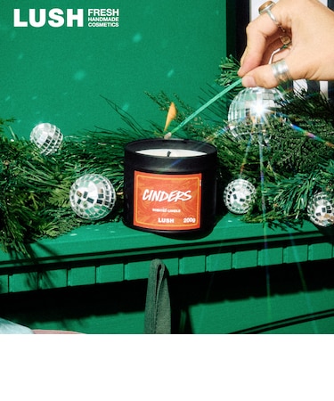 LUSH シンダーズ キャンドル 1芯 アロマキャンドル 芳香 クリスマス 数量限定 ギフト プレゼント インテリア スパイス 癒やし ラッシュ 公式