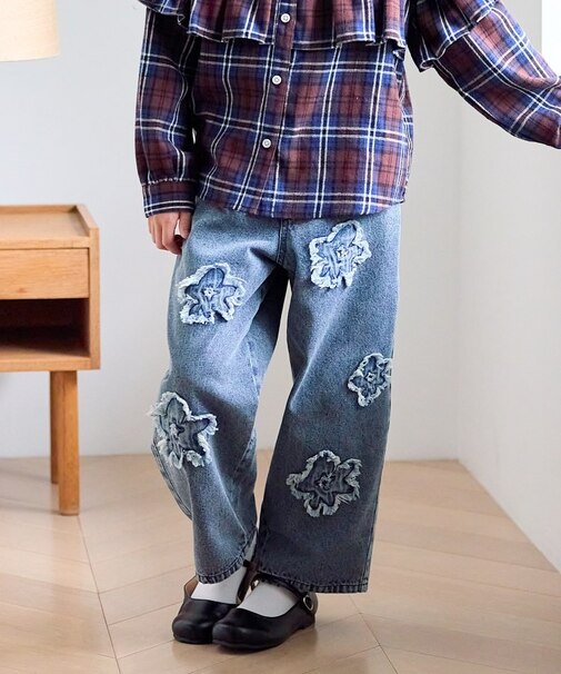 《110-160cm展開》フラワーアップリケカーブデニムパンツ