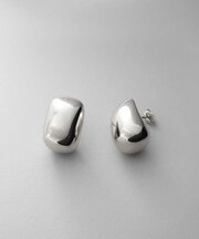 シルバー ホロウピアス ロングクッションシェイプ