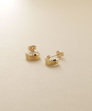 K10トリプルリッジピアス