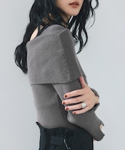 【WEB限定】オフショルダーモチモチリブニット
