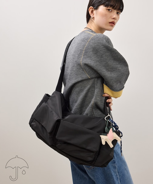 【WEB限定】撥水ビッグショルダーダブルポケットバッグ