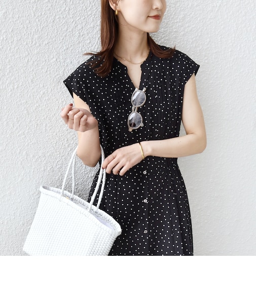 【WEB限定】〈洗濯機可能〉ドット 花柄 サイド プリーツ フレンチスリーブ ワンピース