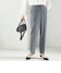 グレー