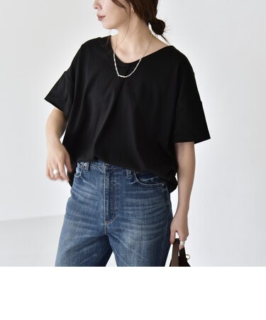 quaranciel:〈接触冷感/汗染み防止加工/洗濯機可能〉Vネック タック ハーフスリーブ TEE