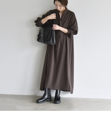 《一部追加予約》〈洗濯機可能〉スタンドカラー リボンタイ スキッパー ボリューム ロング ワンピース