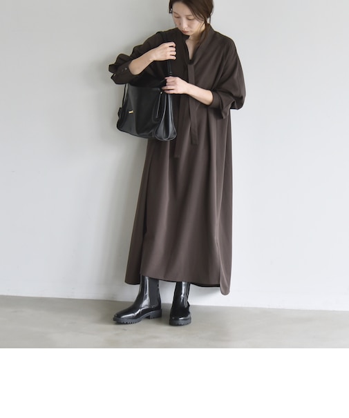 《一部追加予約》〈洗濯機可能〉スタンドカラー リボンタイ スキッパー ボリューム ロング ワンピース