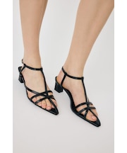 POINTED CROSS STRAP サンダル