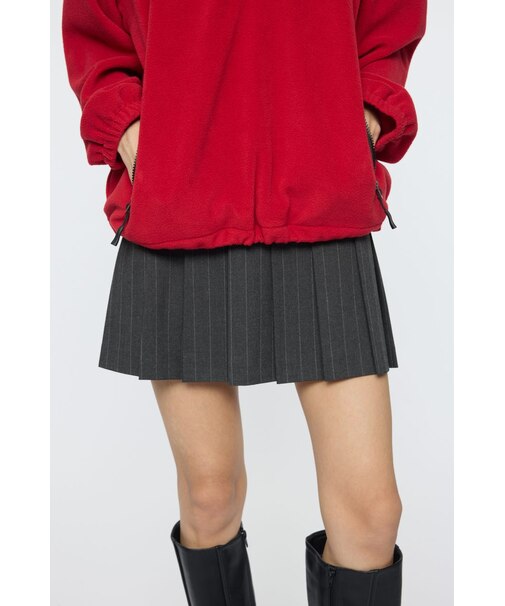 LOW SLUNG PLEATED MINI スカート