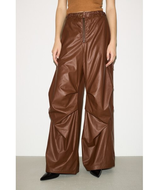 【THROW】F／LEATHER LOOSE FLIGHT パンツ