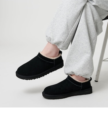 <UGG>クラシック マイクロ ショートブーツ/スリッポン
