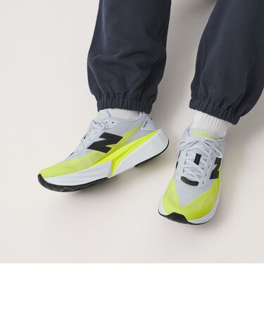 ＜New Balance＞FuelCell Rebel v5 スニーカー