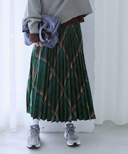 プリーツスカート