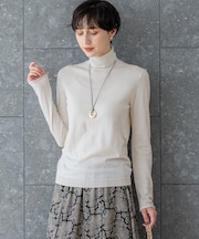 【CLASSY.掲載/洗える】スムージーコットン タートルネック ニット