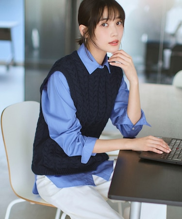 ケーブル ニットベスト