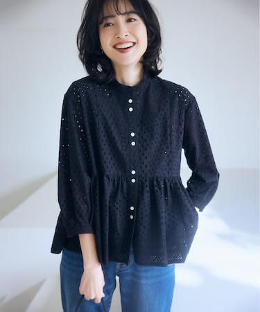 【加藤ローサさん着用】エンブロイダリーレーススタンドネック ブラウス