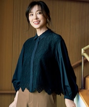 【SHIHOさん着用・上品な華やかさ・デザインアップデート】レースブロッキングクロップド丈 シャツ