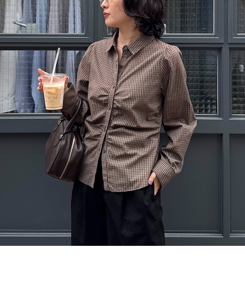 【WEB限定カラーあり】フロントギャザーコンパクトシャツ