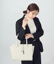 ロゴプレートトート