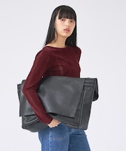 【YArKA /ヤーカ】real lether Huge messenger b