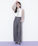グレー
