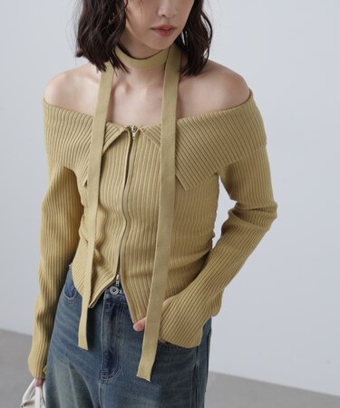 フロントジップリブ衿オフショルニット