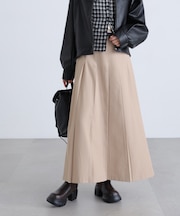 ベルト付きタックロングスカート