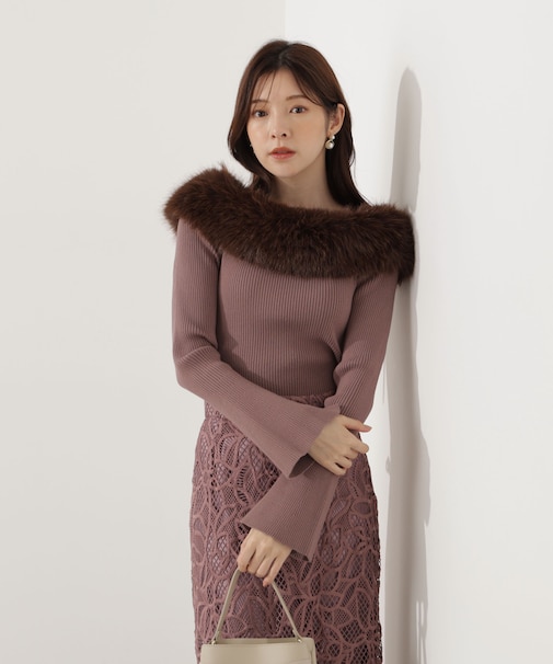 フェイクファー付きオフショルニット 25AW