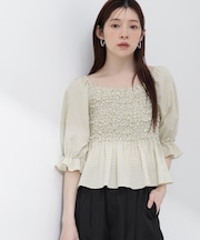 〈a／mie〉シャーリングペプラムブラウス 26SS