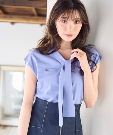 ＜中川紅葉さん着用＞Vネックタイ付きニット
