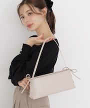 ＜加藤栞さん着用＞レースアップショルダーバッグ