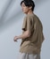 ベージュ