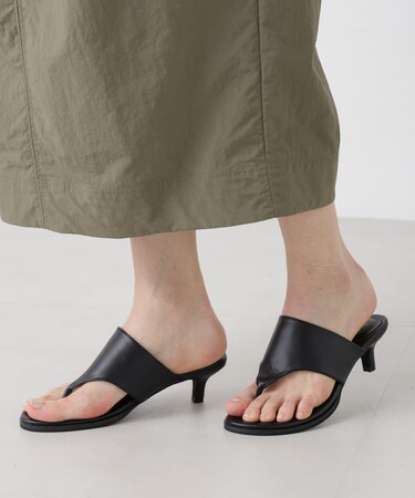 ローヒールトングサンダル