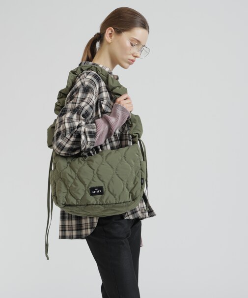 《直営店限定》QUILTING RUCHED SHOULDER STRAP BAG