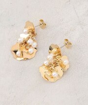 パール調ビーズペタルピアス