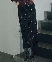 大人レトロな花柄刺繍ナロースカート