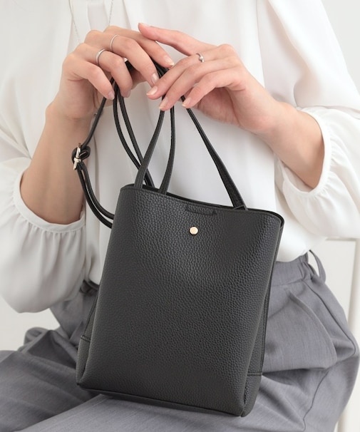 【軽量/高レビュー】見た目よりもたっぷり入る ふわっと軽い3層ショルダー