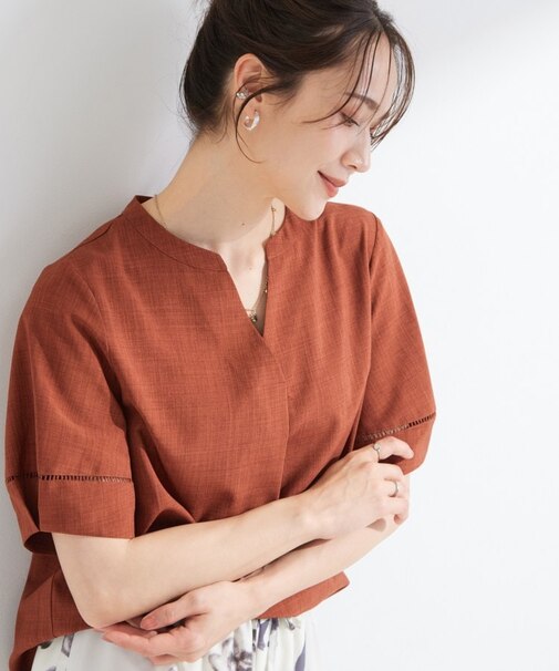 【洗濯後しわになりにくい/インせずきまる】シンプルだけど女性らしい 麻調スキッパーブラウス