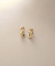 K10【サステナブル】ムーンシェイプ スタッドピアス