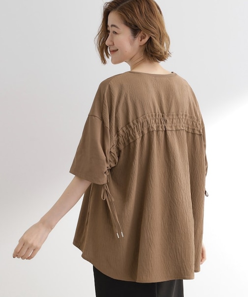 後ろ姿で魅せる バックドロストシャーリングTシャツ
